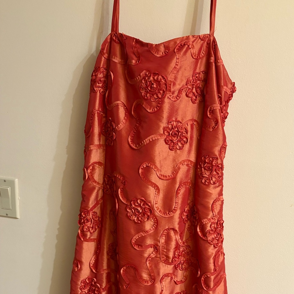 Elegant classic evening wear. Size 6